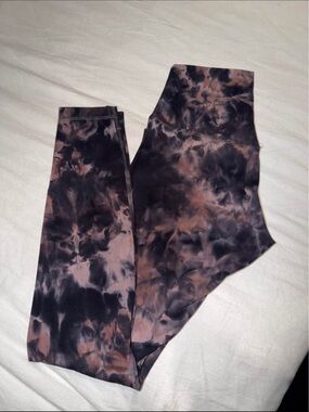 lululemon Align High-Rise Leggings in Graphite Grey and Pink